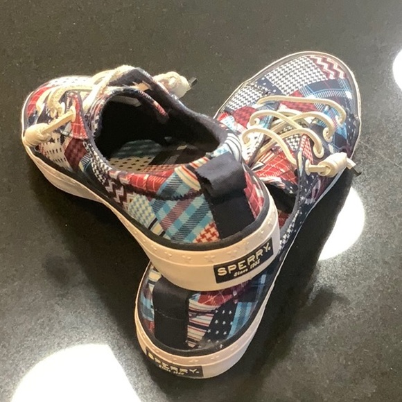 Sperry women’s size 7 sneaker - Picture 3 of 4